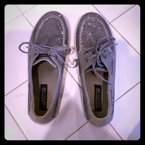 Sequence silver sperrys